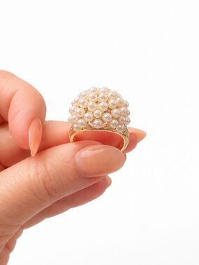 Vintage Style Faux Pearl Cluster Dome Ring Size 7 Gold Tone Statement Ring NEW